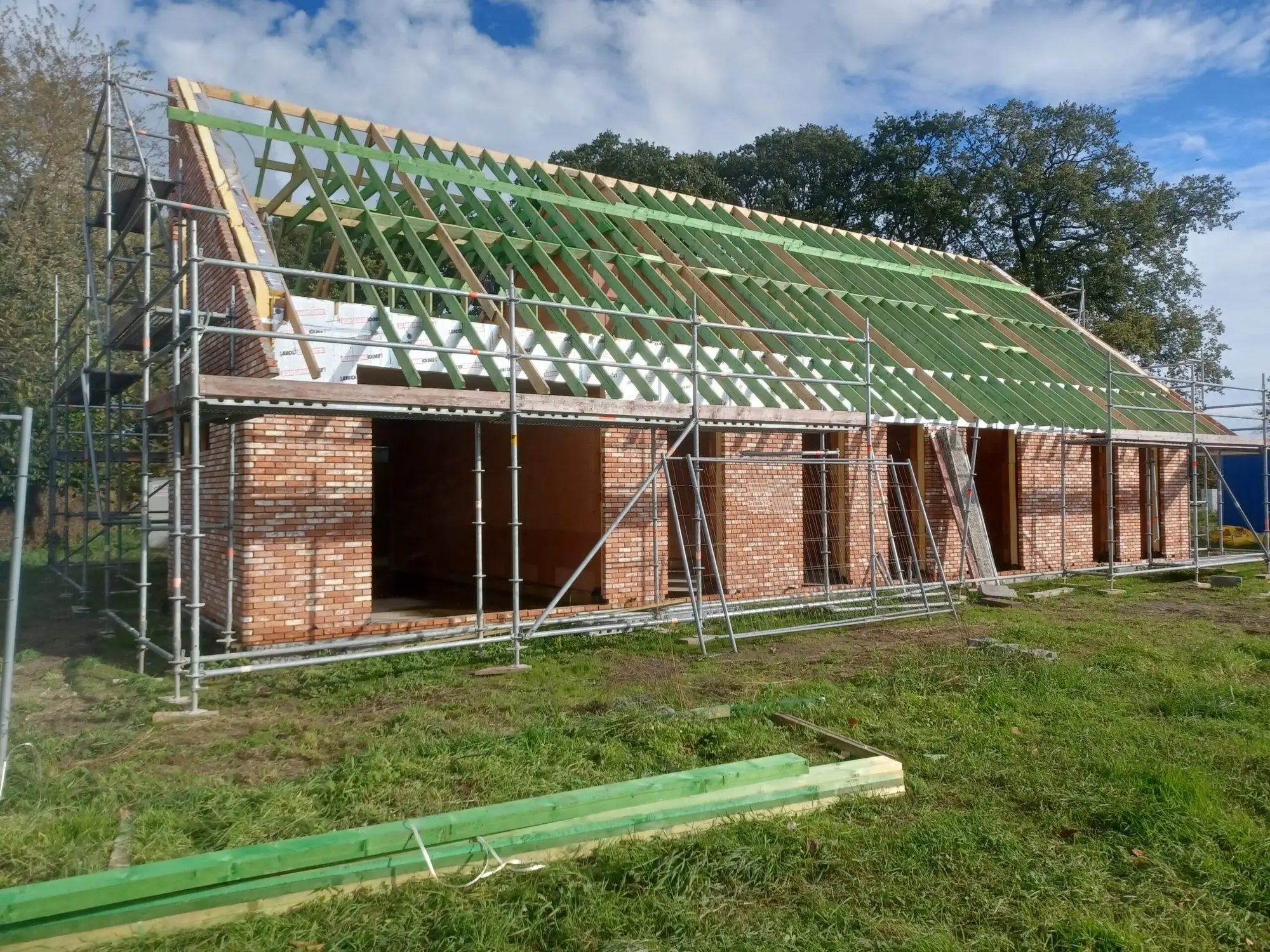Dakstructuur van een woning in opbouw